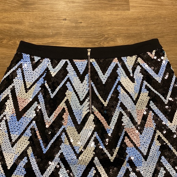 Endless Rose Sequin Pencil Skirt - Picture 4 of 7